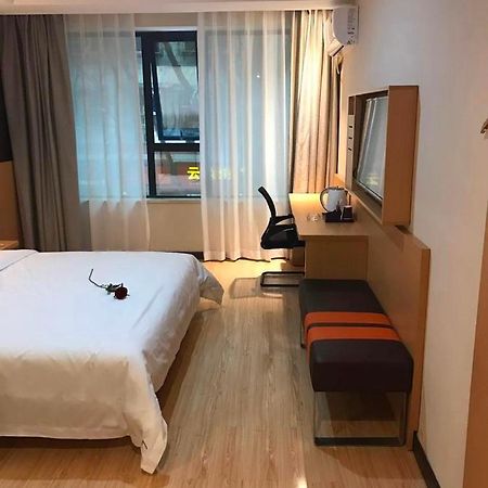 7 Days Premium Chongqing Jiangbei International Airport Branch Hotel Екстериор снимка