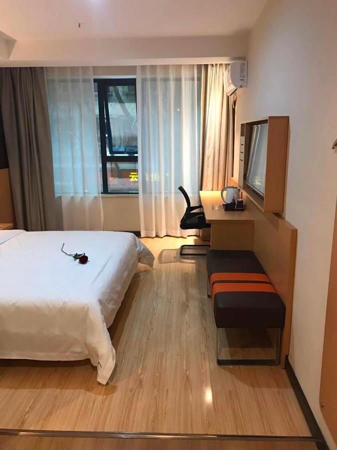 7 Days Premium Chongqing Jiangbei International Airport Branch Hotel Екстериор снимка