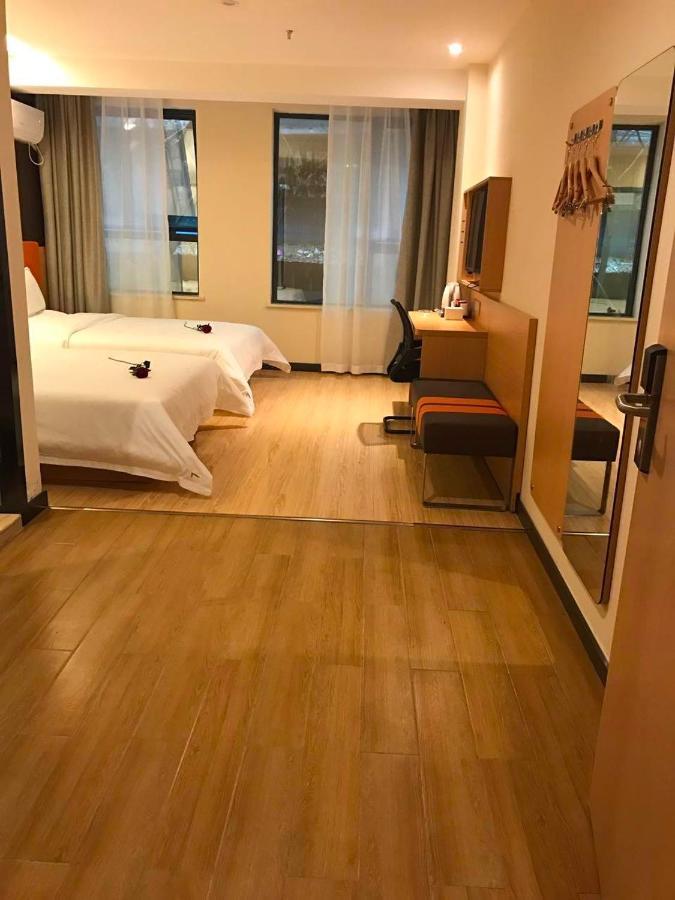7 Days Premium Chongqing Jiangbei International Airport Branch Hotel Екстериор снимка