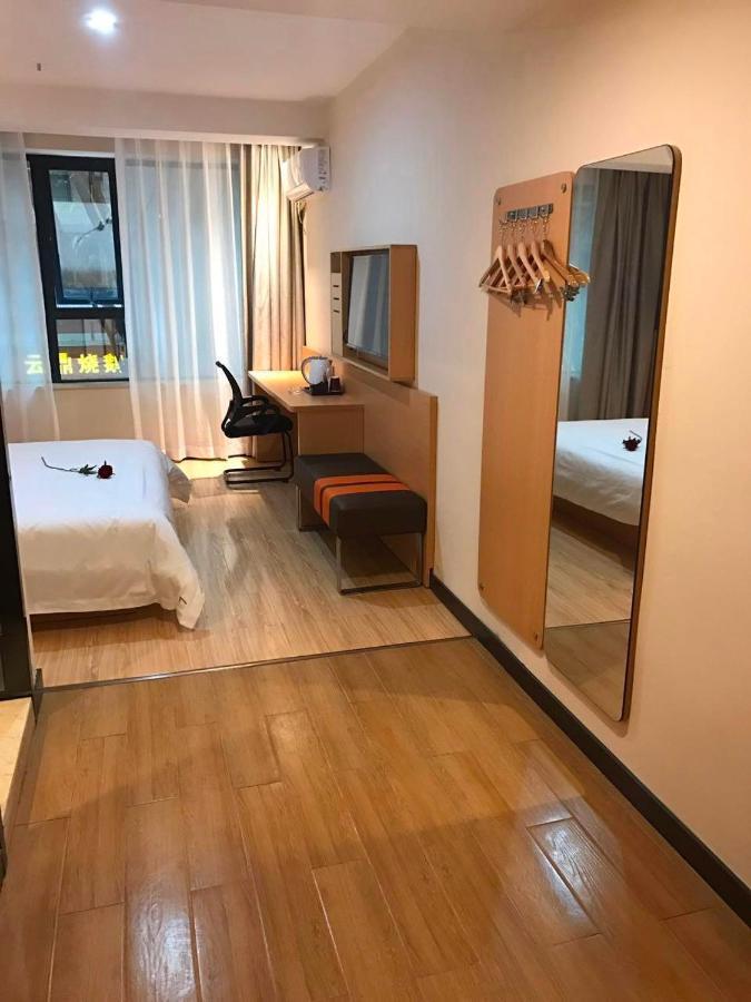 7 Days Premium Chongqing Jiangbei International Airport Branch Hotel Екстериор снимка