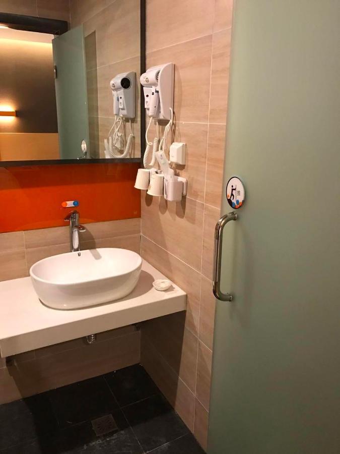 7 Days Premium Chongqing Jiangbei International Airport Branch Hotel Екстериор снимка