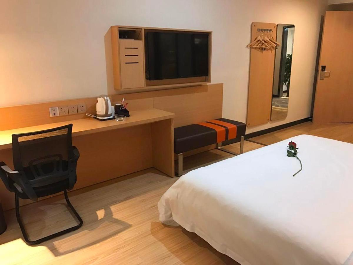 7 Days Premium Chongqing Jiangbei International Airport Branch Hotel Екстериор снимка